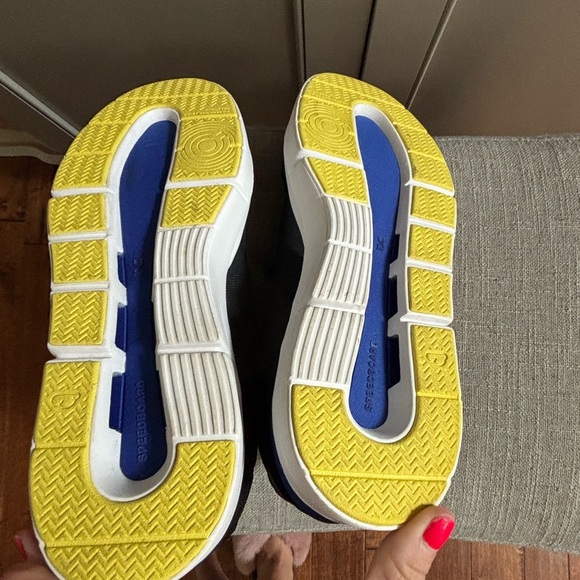 On Running Trainers Size 9.5W The Roger Spin Black Green - Picture 8 of 9